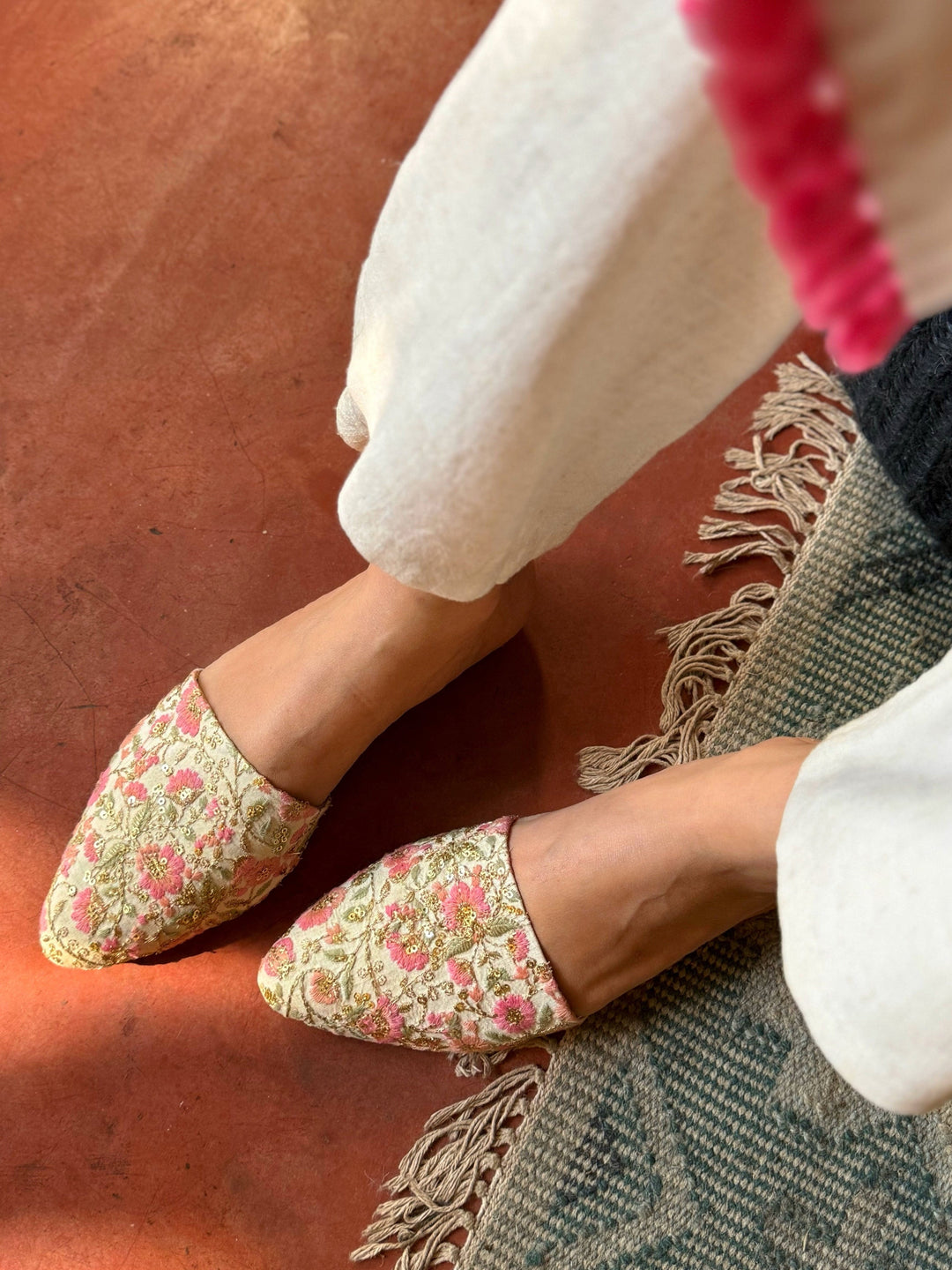 BLOSSOM Ivory Floral Embroidery jutties
