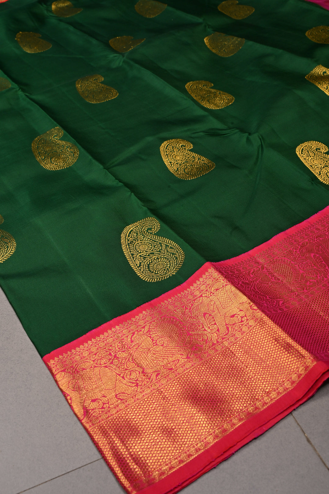 Emerald Green Korvai Kanjivaram Pure Silk Saree with Paisley Zari Buttas and Contrast Zari Border | SILK MARK CERTIFIED | SHOBITAM
