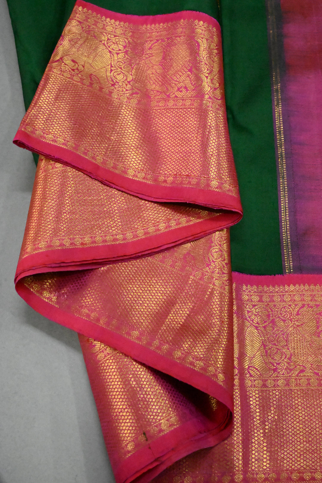 Emerald Green Korvai Kanjivaram Pure Silk Saree with Paisley Zari Buttas and Contrast Zari Border | SILK MARK CERTIFIED | SHOBITAM