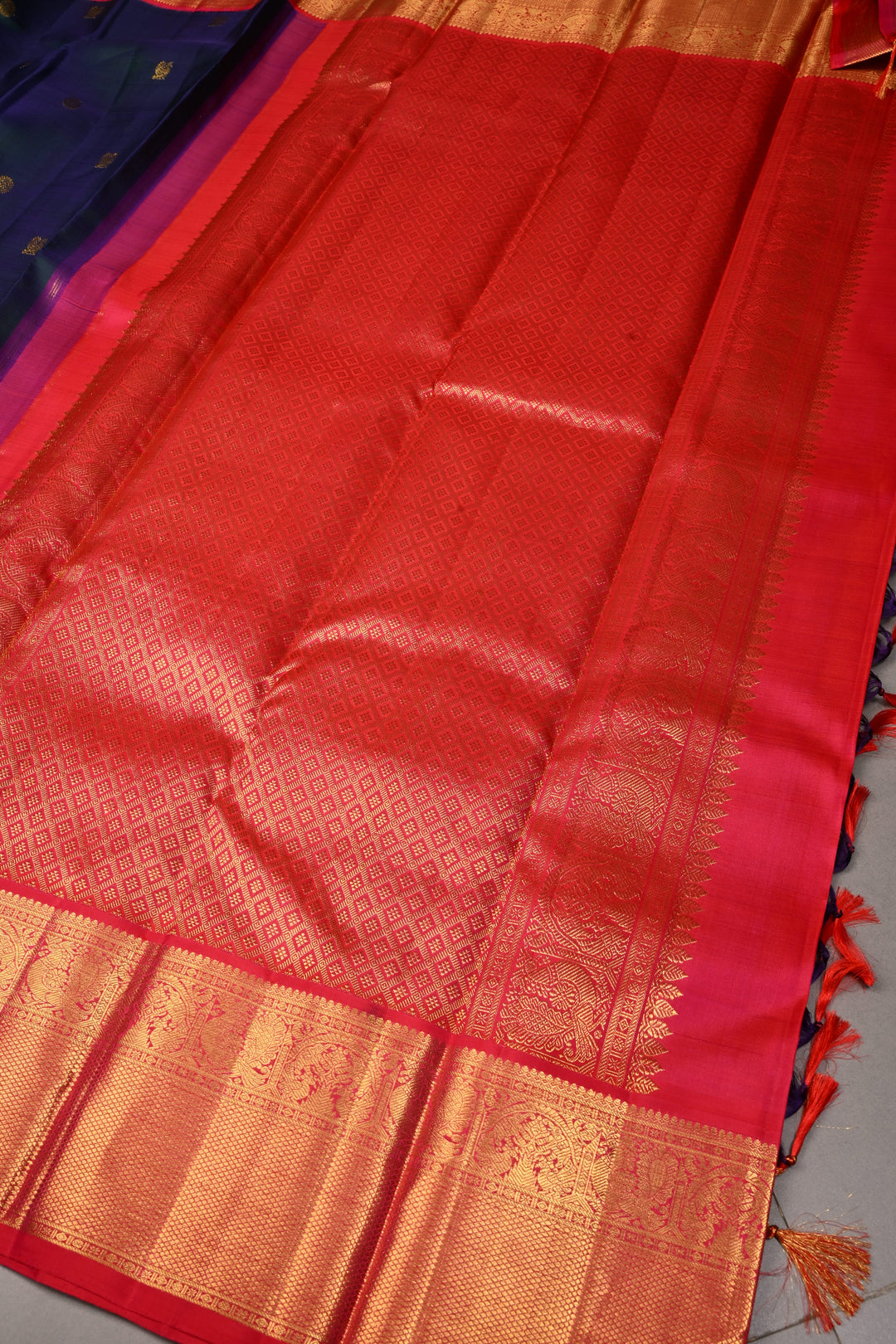 Peacock Green Dual tone Korvai Kanjivaram Pure Silk Saree with Zari Buttas and Contrast Zari Border | SILK MARK CERTIFIED