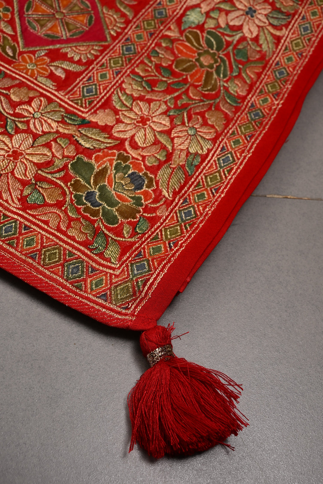 Rangkaat Bandhej Vegan Viscose Silk Saree with Shikargah Floral Motif and Zari Border | SHOBITAM