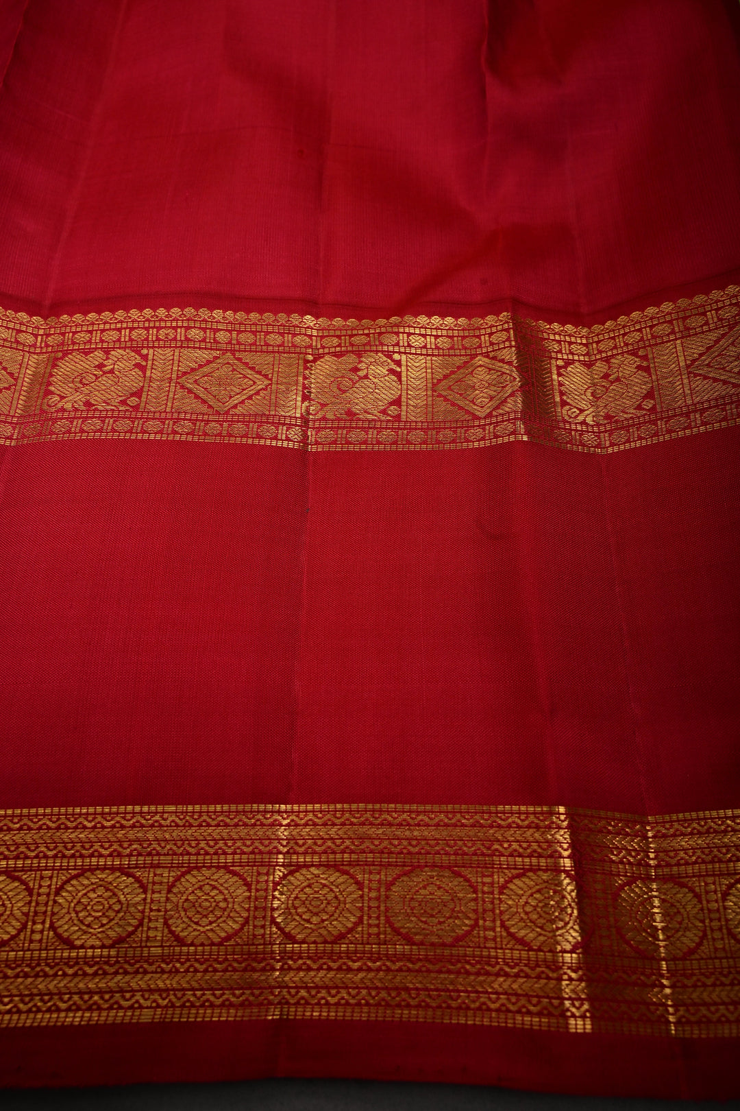 Chartreuse Pure Kanjivaram Silk Saree with Zari Buttas and Contrast Rettaipet Zari Border | SILK MARK CERTIFIED | SHOBITAM