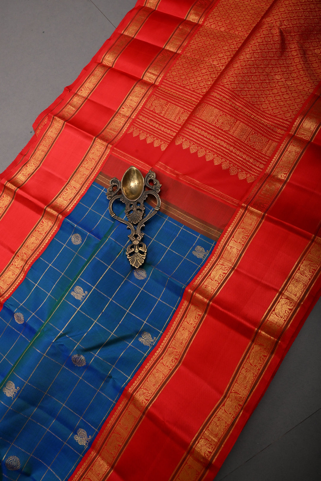 Blue-Green Dual Tone Korvai Zari Checks on Kanjivaram Pure Silk Saree with Zari Buttas and Contrast Rettaipet Zari Border | SILK MARK CERTIFIED | SHOBITAM