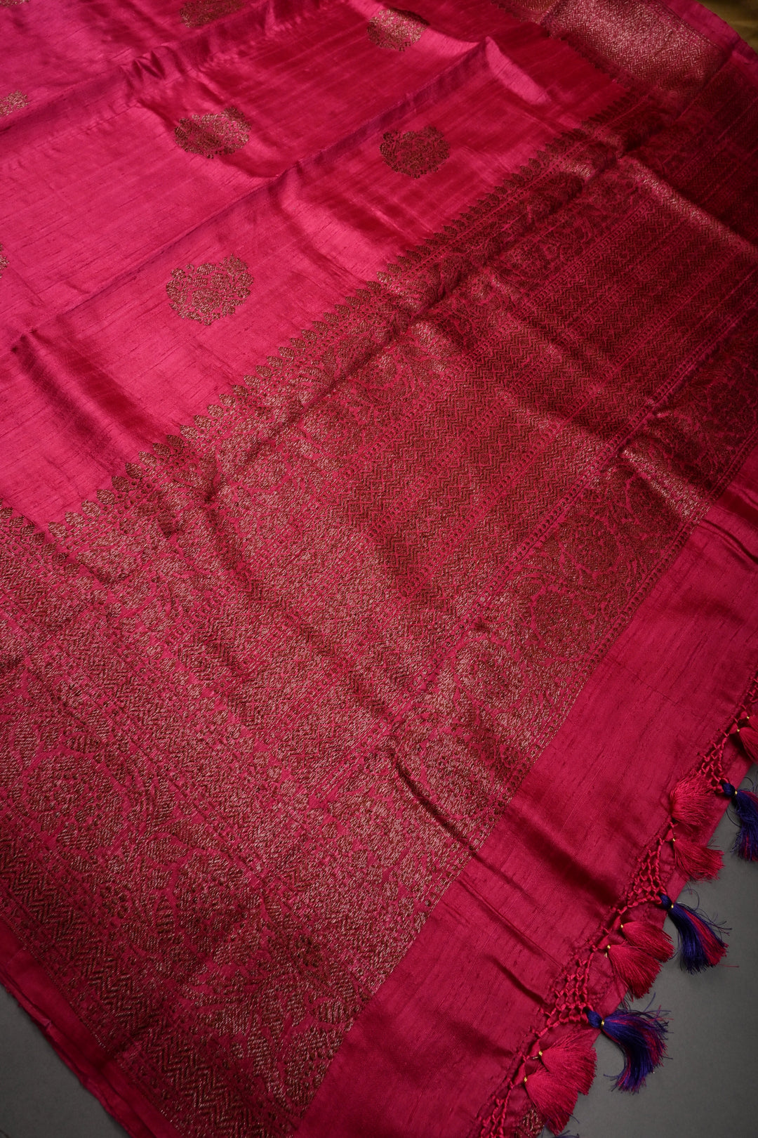 Magenta Banarasi Raw Silk Saree with Antique Floral Zari Buttas and Zari Border | SILK MARK CERTIFIED | SHOBITAM (Copy)