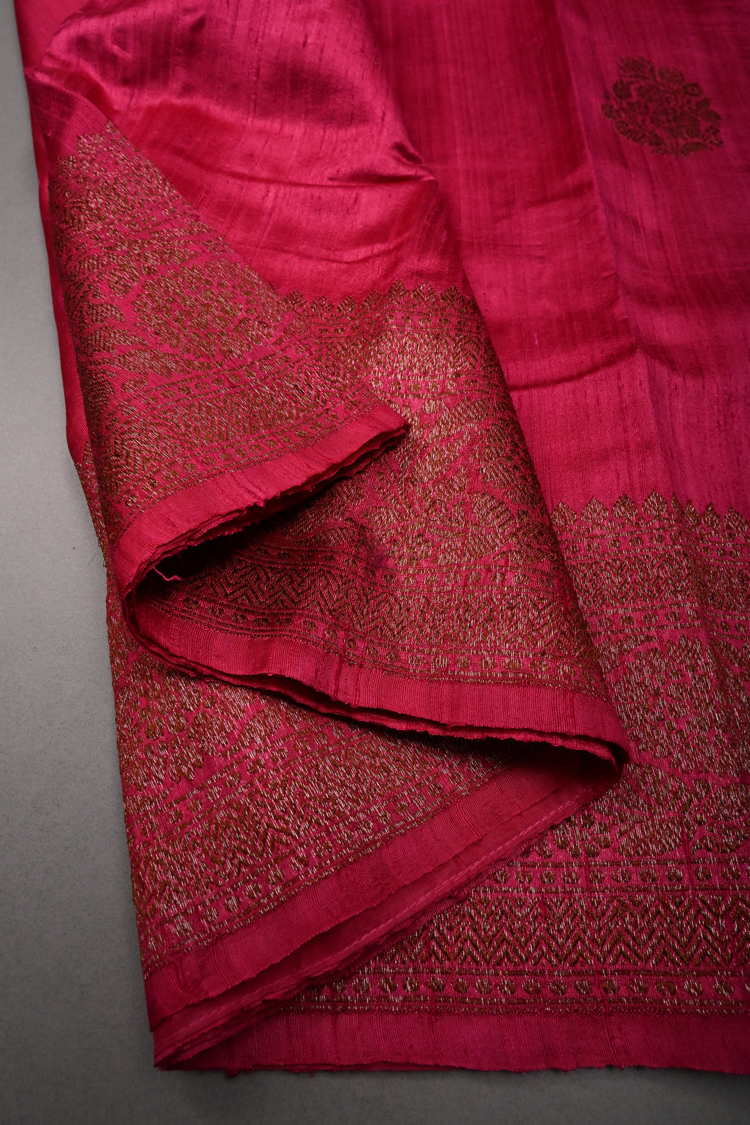 Magenta Banarasi Raw Silk Saree with Antique Floral Zari Buttas and Zari Border | SILK MARK CERTIFIED | SHOBITAM (Copy)