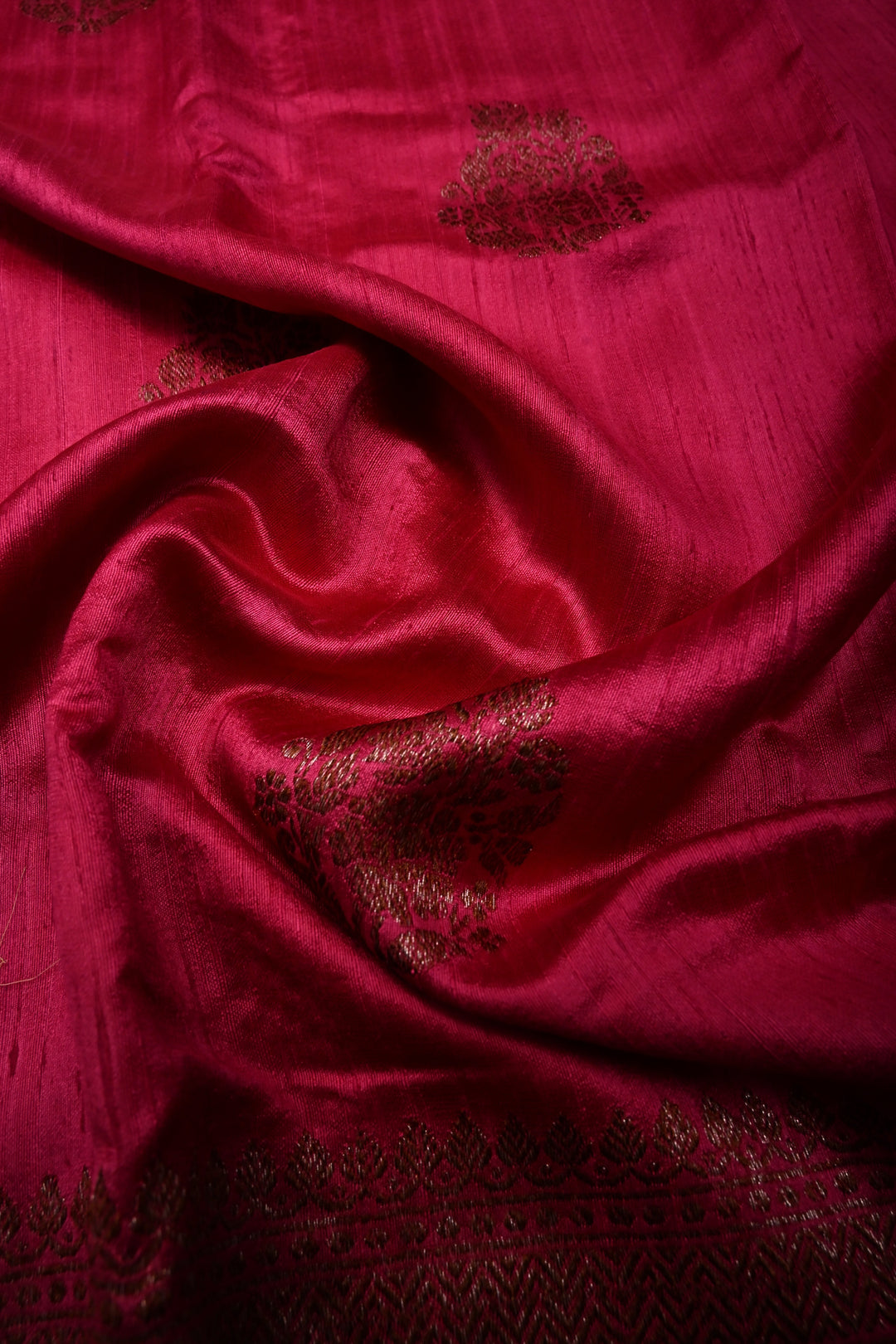 Magenta Banarasi Raw Silk Saree with Antique Floral Zari Buttas and Zari Border | SILK MARK CERTIFIED | SHOBITAM (Copy)
