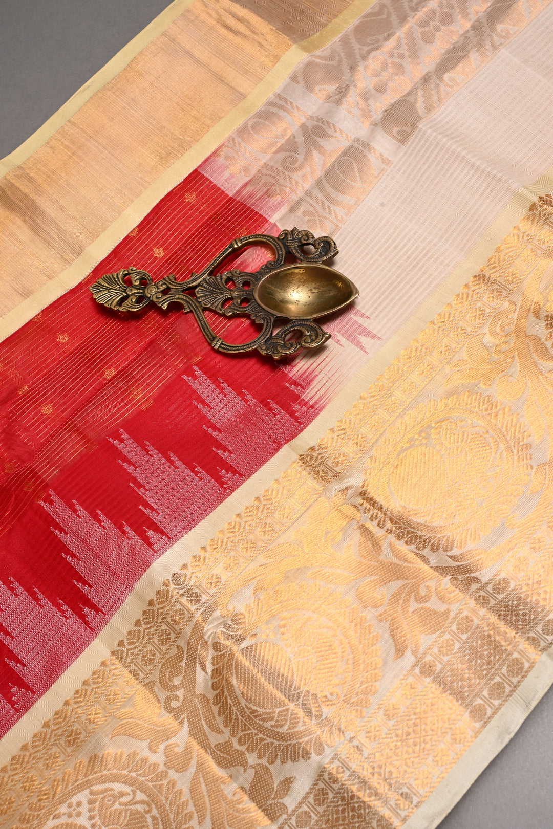 Red Vairaoosi Zari Stripes Kanchi Silk Cotton Handloom Saree with Zari Butta  and Zari Border | SHOBITAM