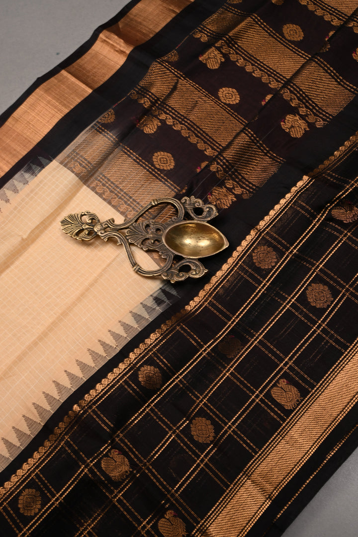 Cream Korvai Kanchi Silk Cotton Handloom Saree with Checks Pattern and  Contrast Zari Border