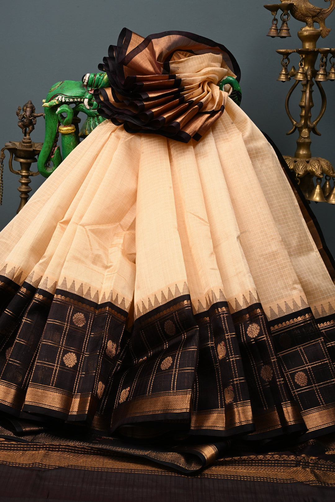 Cream Korvai Kanchi Silk Cotton Handloom Saree with Checks Pattern and  Contrast Zari Border