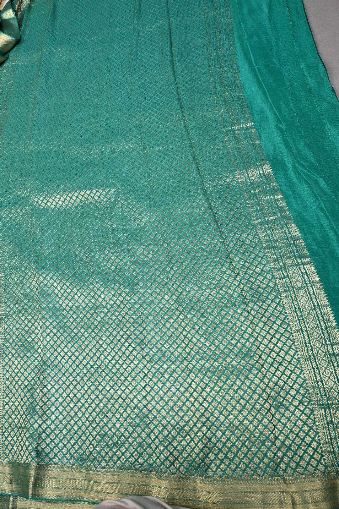 Rama Green Mysore Silk Saree with Vanasingaram Zari Brocade and Zari Border | SILK MARK CERTIFIED | SHOBITAM