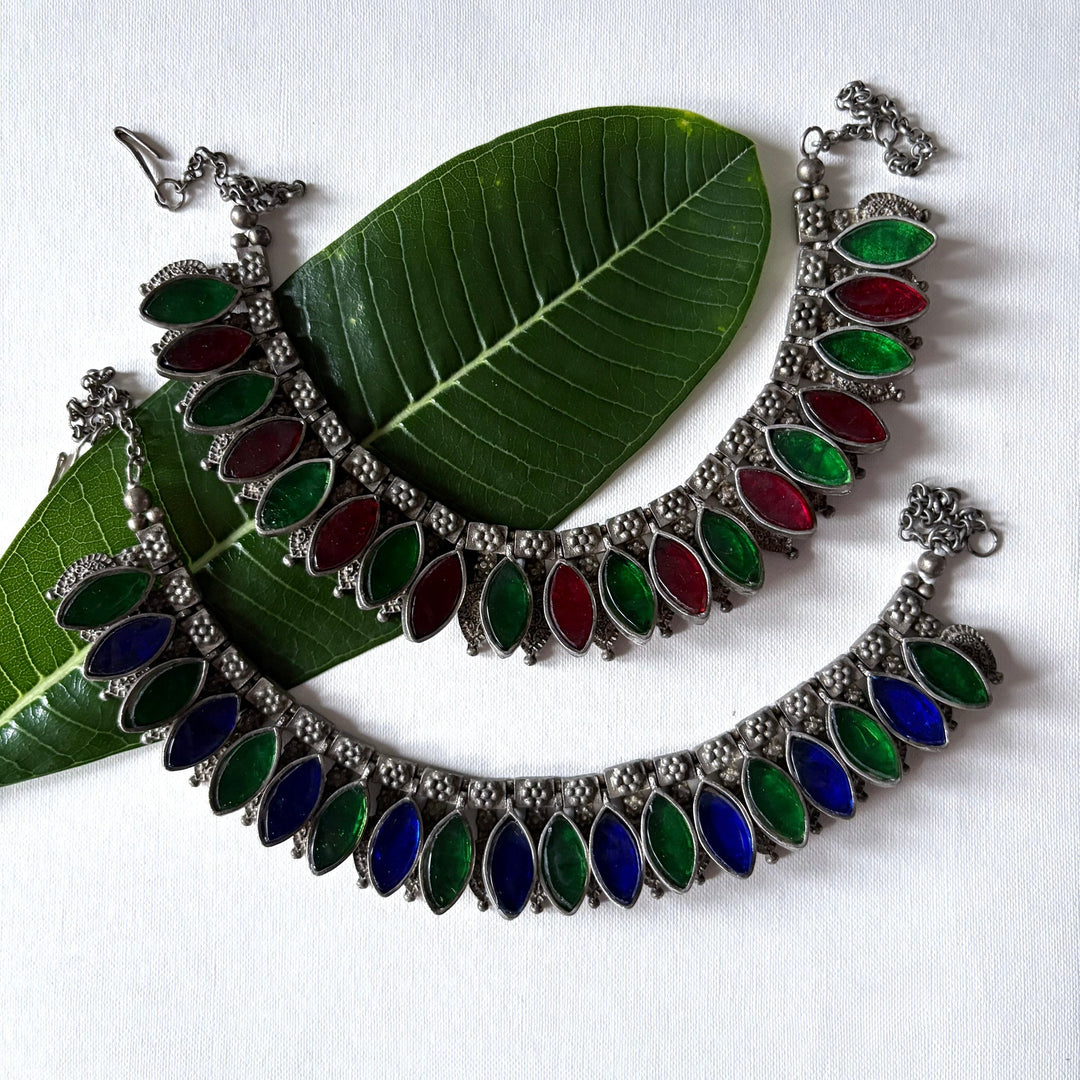 Patta Glasswork Choker | SHOBITAM