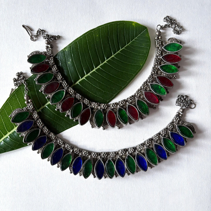Patta Glasswork Choker | SHOBITAM