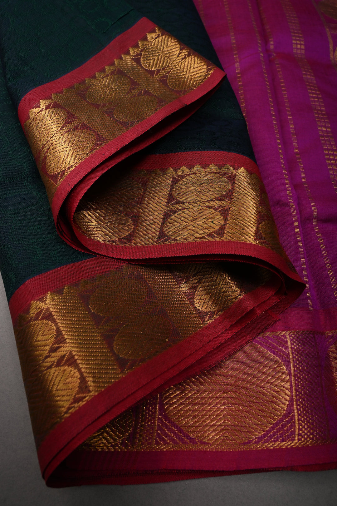 Green-Blue Dual Tone 9 Yards Madisar Silk Cotton Saree with Self Brocade and Contrast Border ,No Blouse Piece