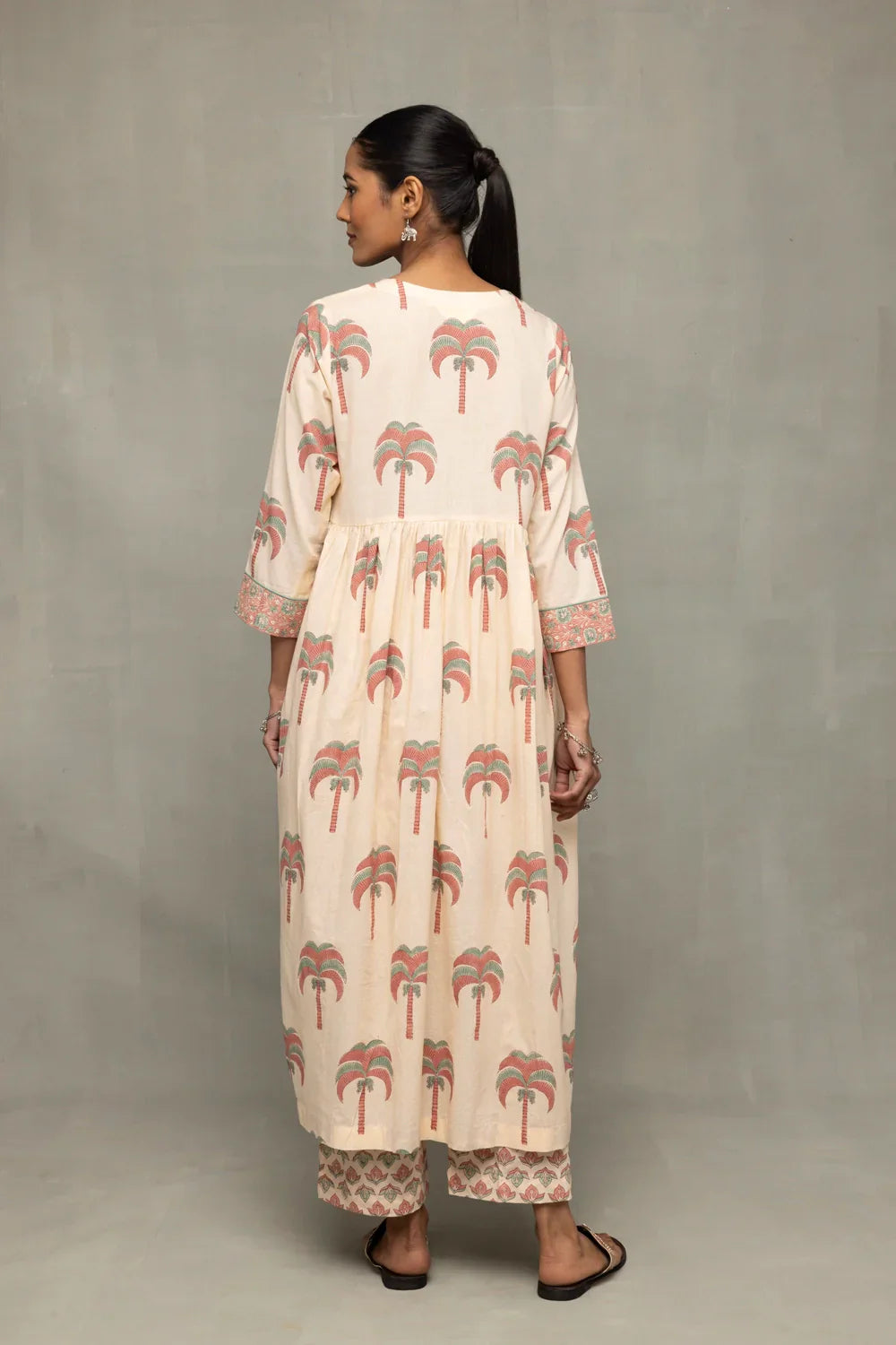Cream and Pink Hand Block Palm Printed Kurta Set with Dupatta | SHOBITAM