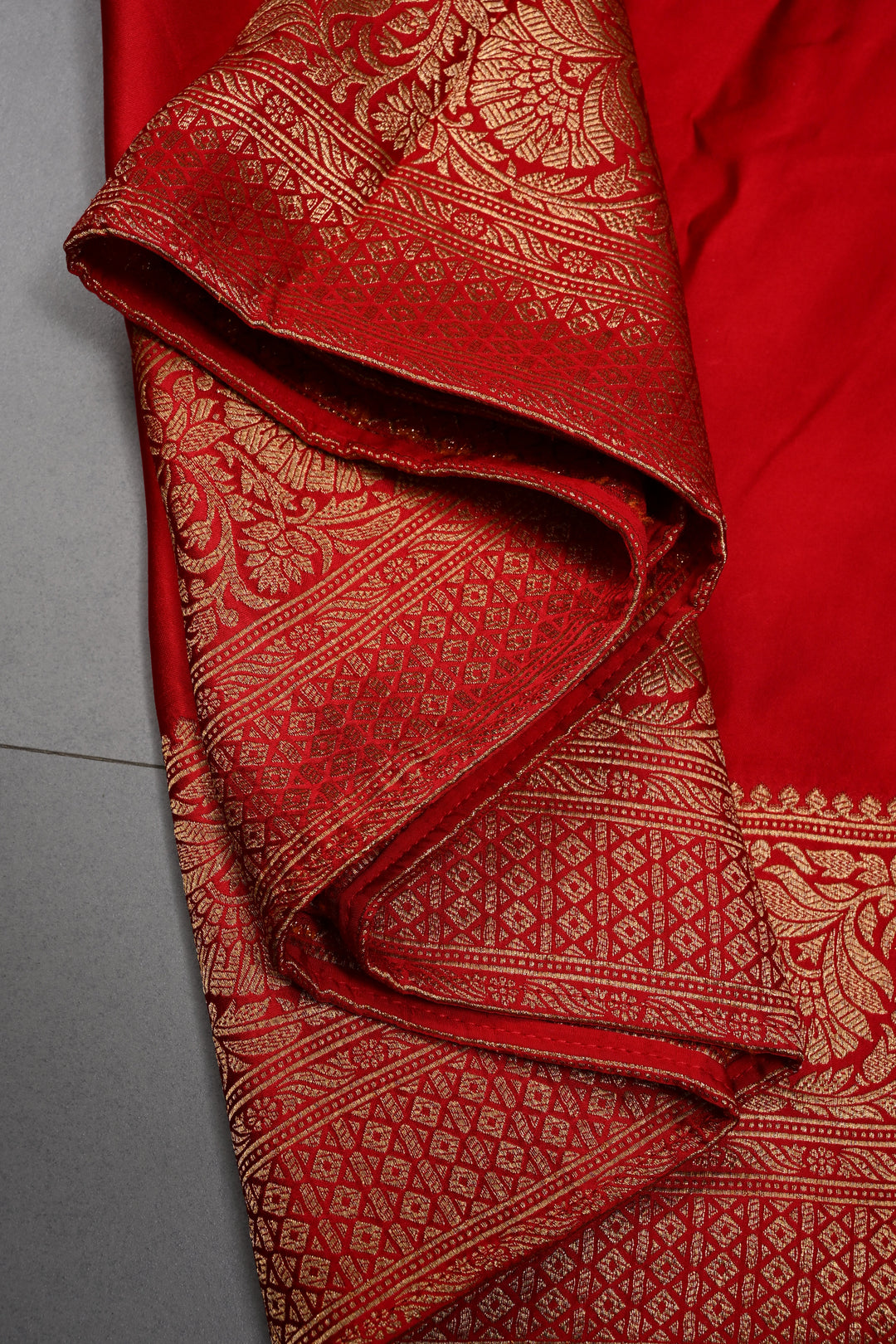 Red-Pink Ombre Vegan Viscose Silk Saree with Floral Zari Border | SHOBITAM
