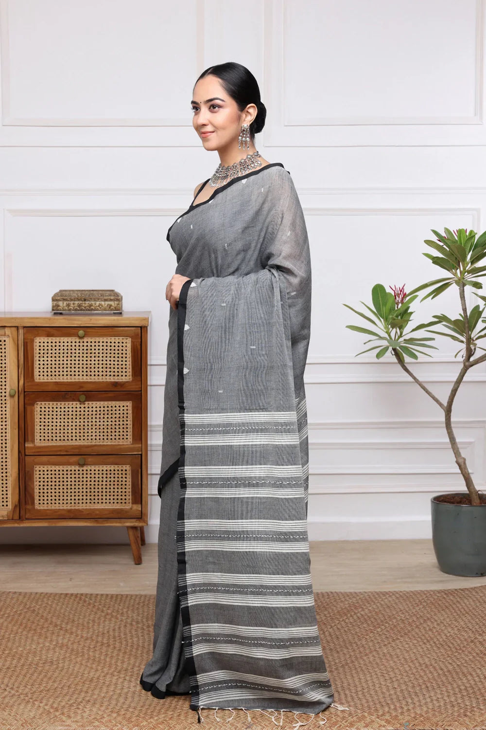 Handloom Grey Mulmul Jamdani Saree With Black Border | SHOBITAM
