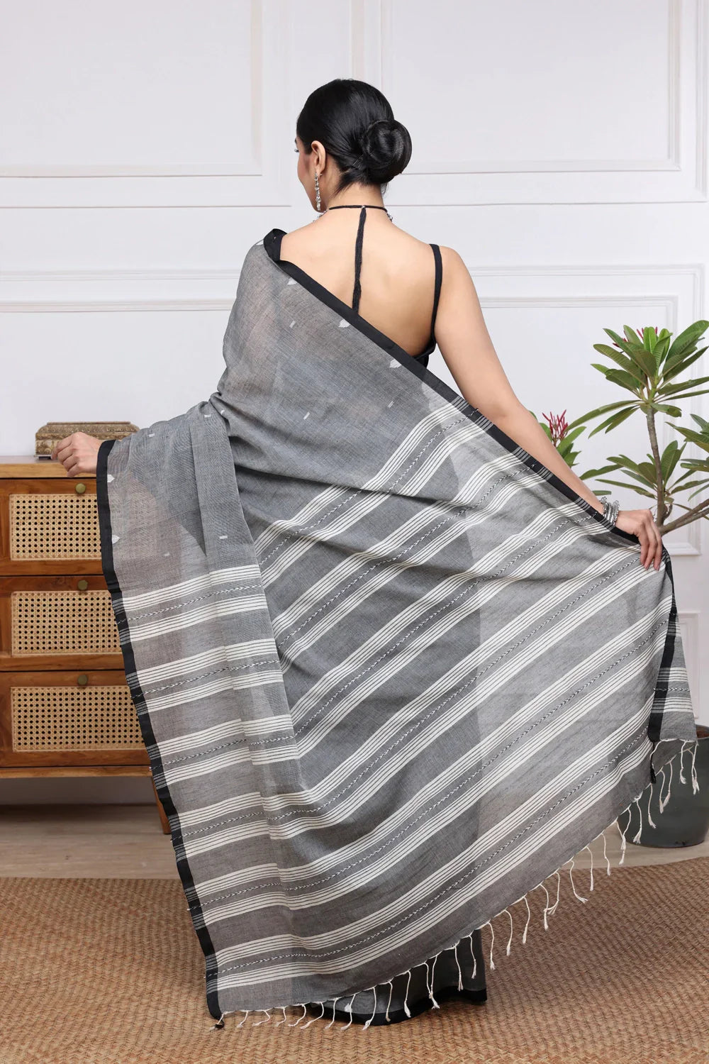 Handloom Grey Mulmul Jamdani Saree With Black Border | SHOBITAM