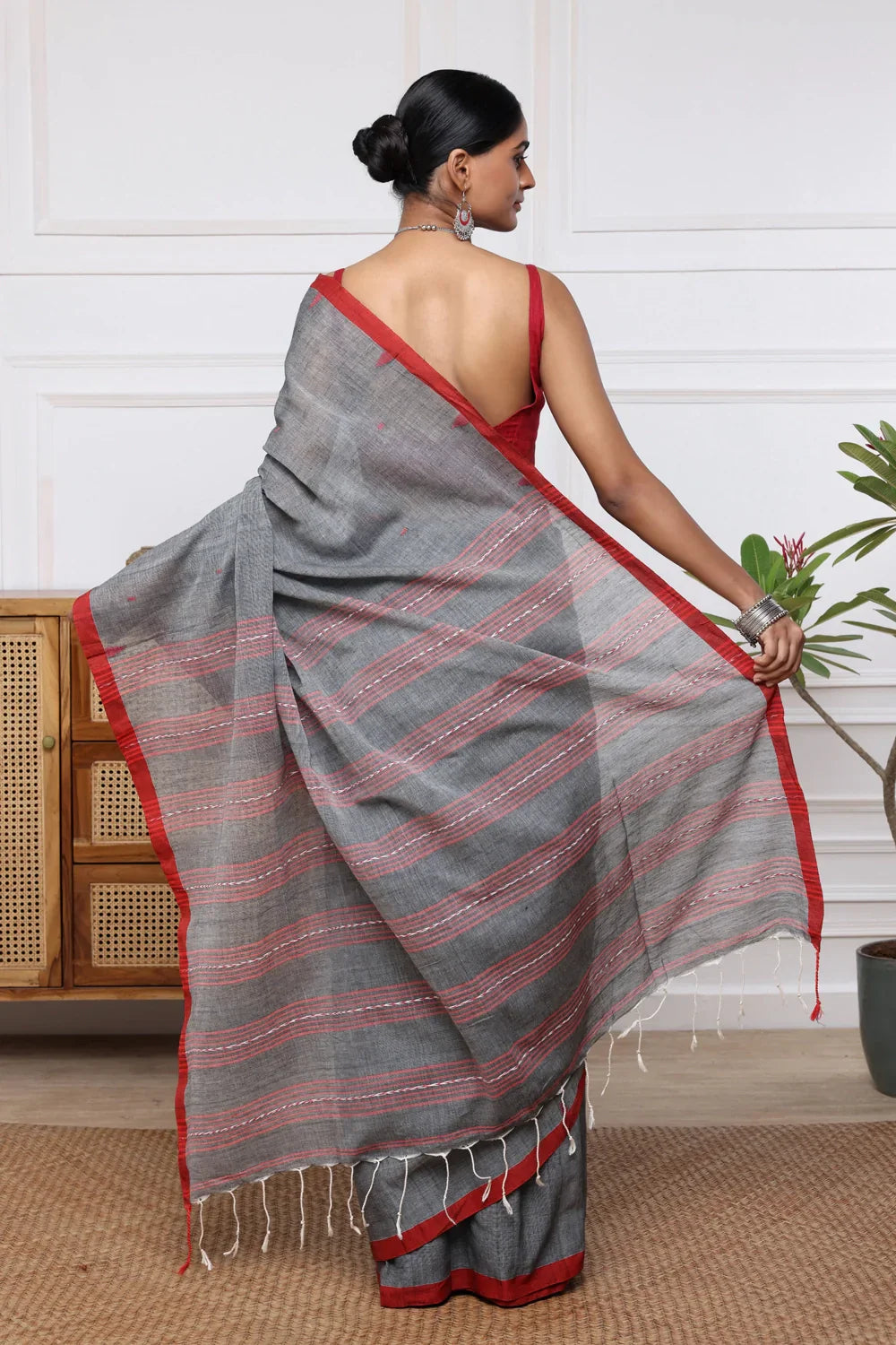 Handloom Grey Mul Cotton Jamdani Saree with Red Border | SHOBITAM