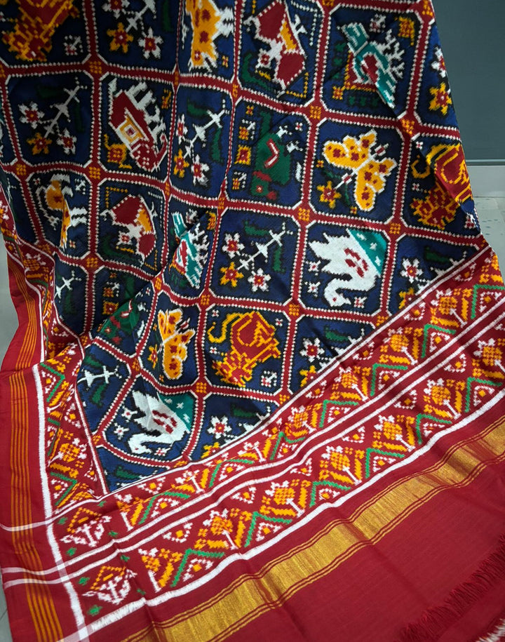 Dupatta : Authentic Double Ikkat Patan Patola Pure Silk Handwoven Duptatta in Deep Blue with Vanasingaram Design | SILK MARK CERTIFIED