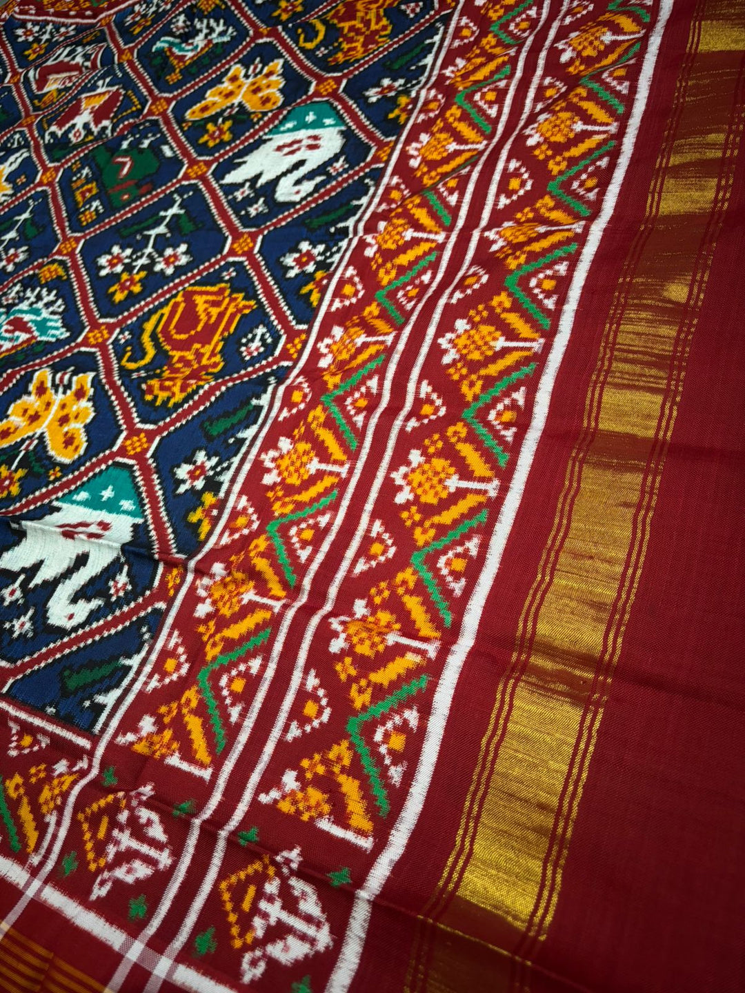 Dupatta : Authentic Double Ikkat Patan Patola Pure Silk Handwoven Duptatta in Deep Blue with Vanasingaram Design | SILK MARK CERTIFIED