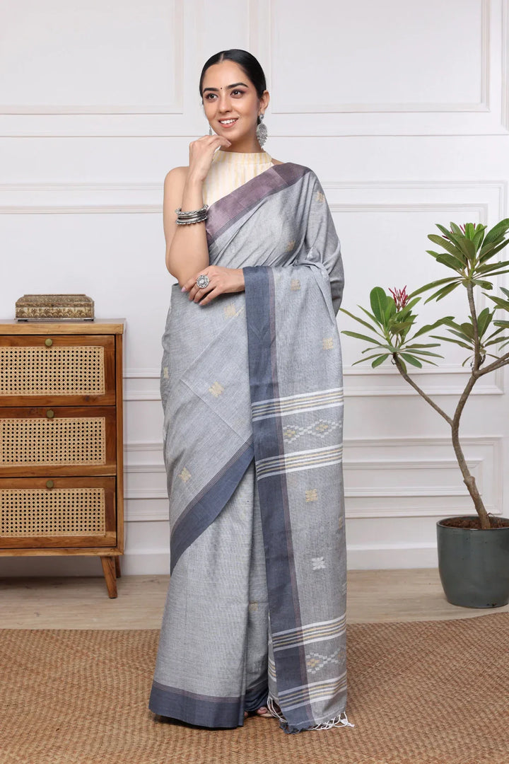 Handloom Grey Mul Cotton Jamdani Saree | SHOBITAM
