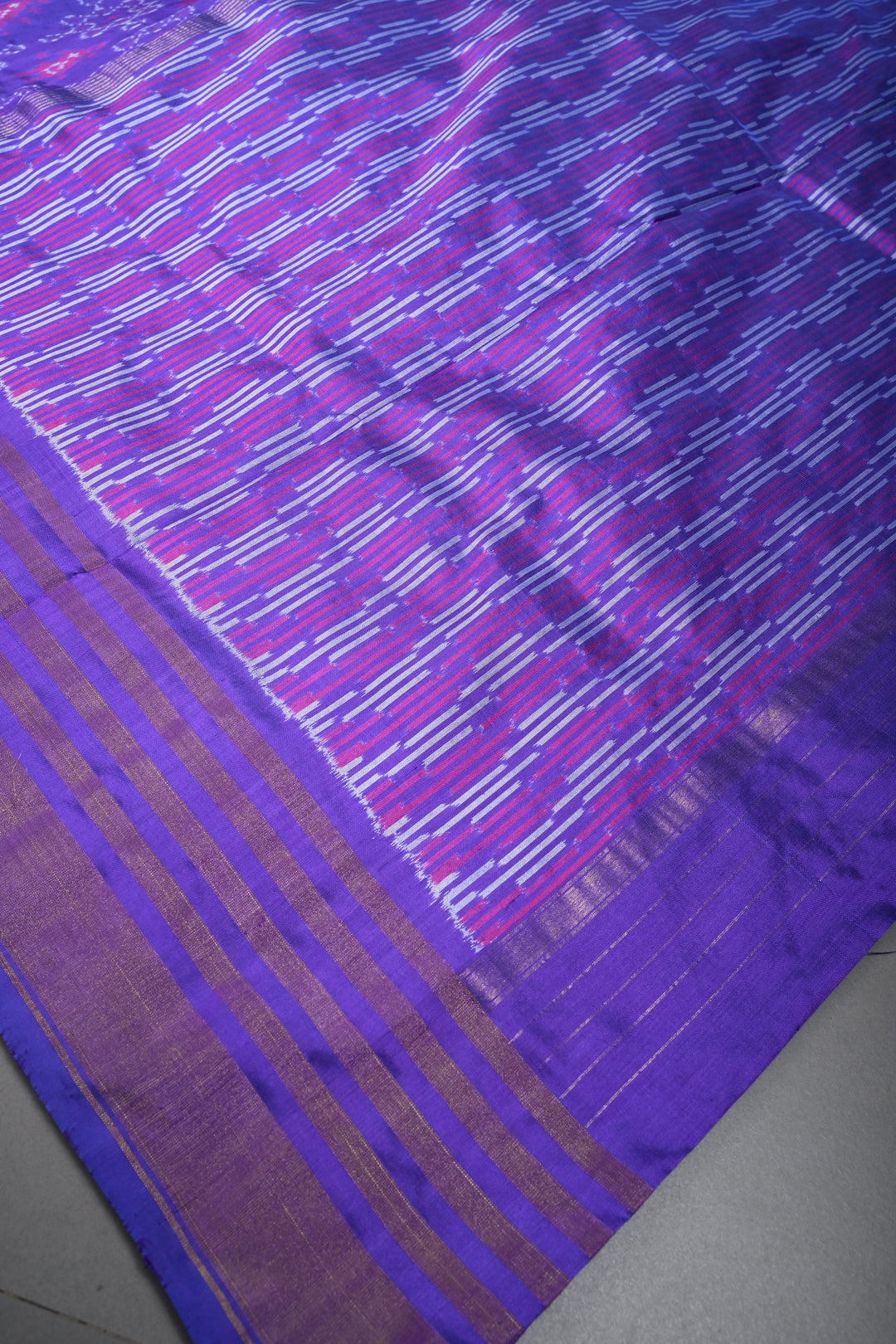 Lavender-Purple Pochampally Ikkat Pure Silk Saree with Rangoli Design and Stripes Zari Border | SILK MARK CERTIFIED | SHOBITAM