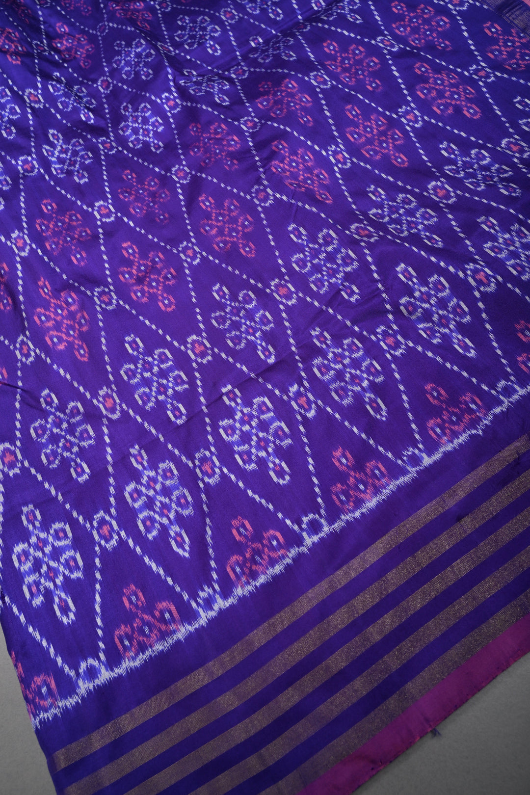 Lavender Pochampally Ikkat Pure Silk Saree with Kolam Design and Tissue Stripes Border | SILK MARK CERTIFIED | SHOBITAM