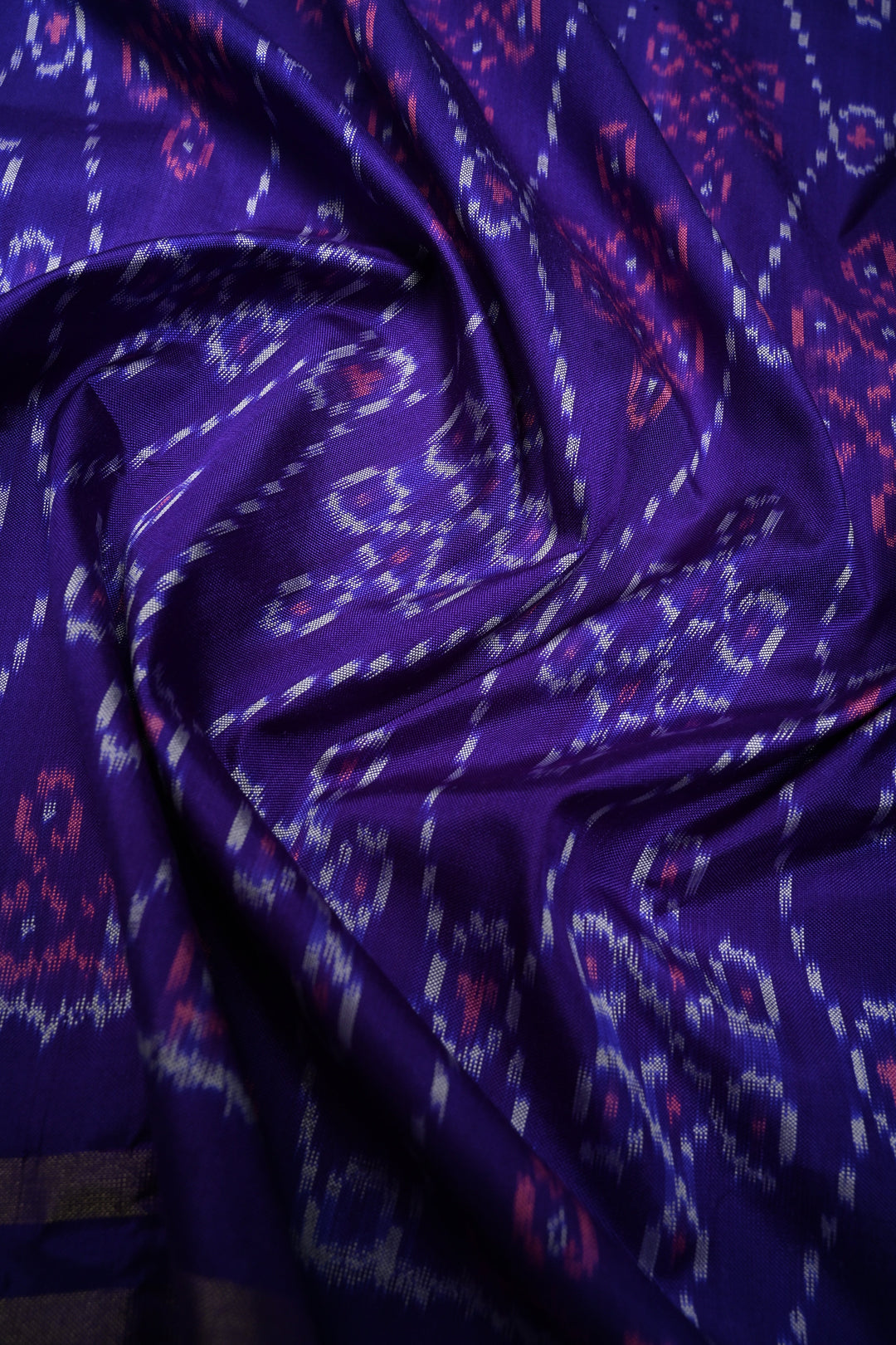 Lavender Pochampally Ikkat Pure Silk Saree with Kolam Design and Tissue Stripes Border | SILK MARK CERTIFIED | SHOBITAM