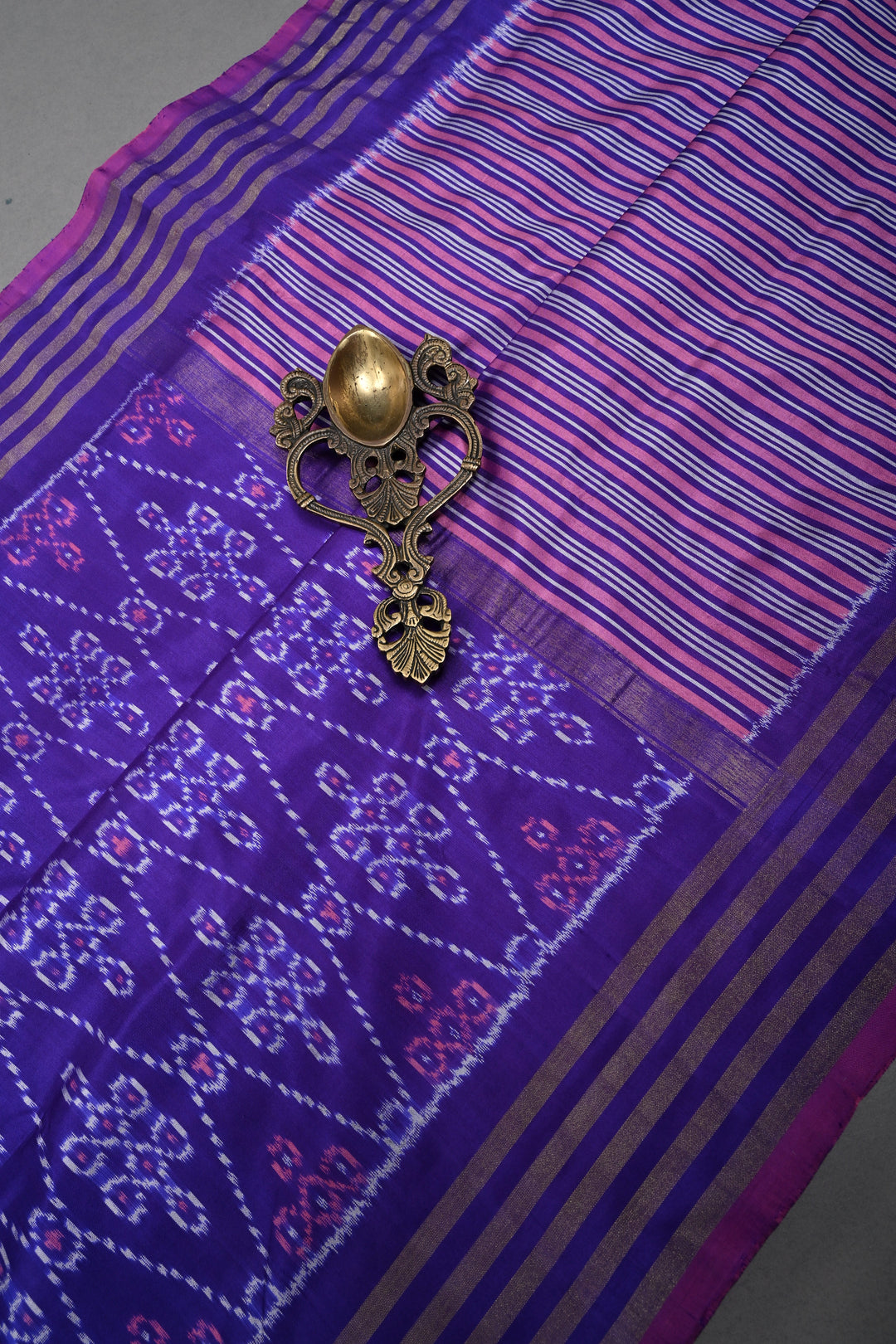 Lavender Pochampally Ikkat Pure Silk Saree with Kolam Design and Tissue Stripes Border | SILK MARK CERTIFIED | SHOBITAM