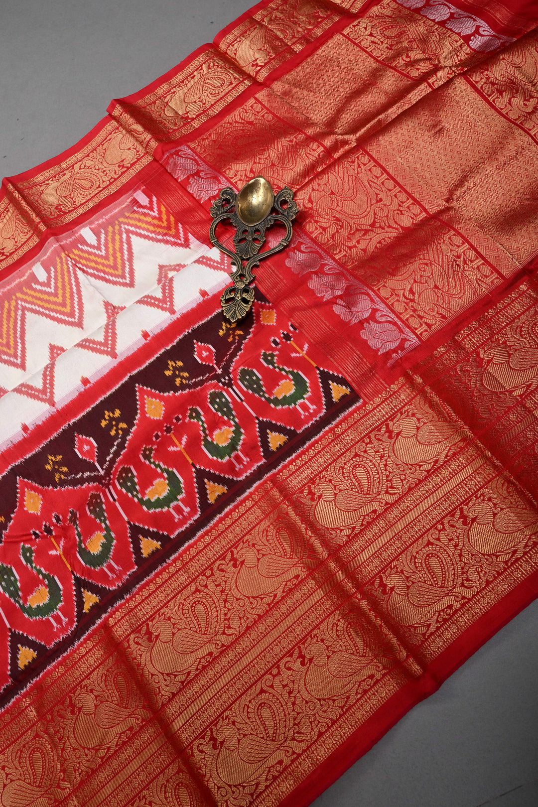 Off White Pochampally Ikkat Pure Silk Fusion Saree with Chevron and Panel Design on Contrast Kanjivaram Zari Border | SILK MARK CERTIFIED | SHOBITAM