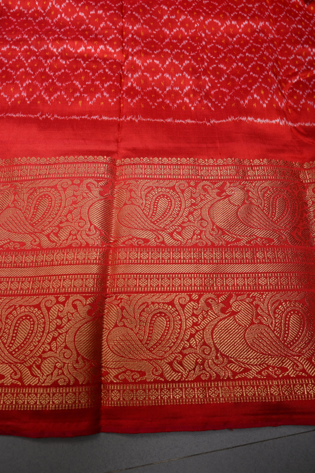 Off White Pochampally Ikkat Pure Silk Fusion Saree with Chevron and Panel Design on Contrast Kanjivaram Zari Border | SILK MARK CERTIFIED | SHOBITAM