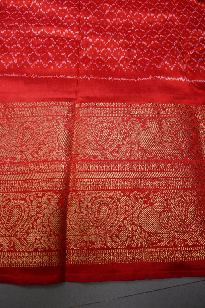 Off White Pochampally Ikkat Pure Silk Fusion Saree with Chevron and Panel Design on Contrast Kanjivaram Zari Border | SILK MARK CERTIFIED | SHOBITAM