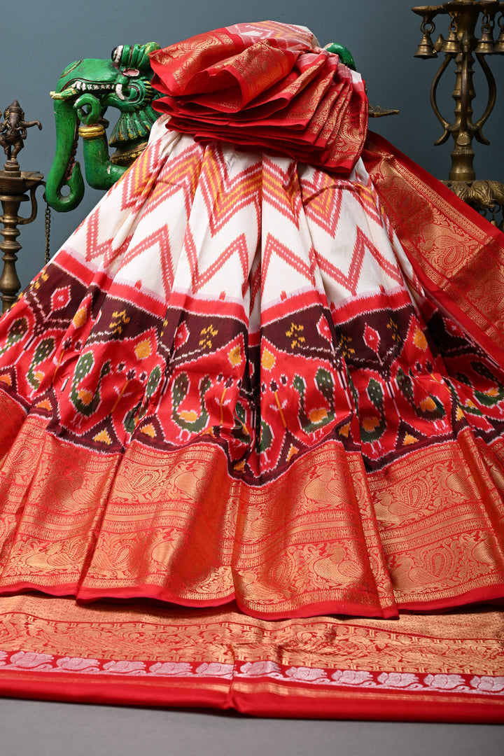 Off White Pochampally Ikkat Pure Silk Fusion Saree with Chevron and Panel Design on Contrast Kanjivaram Zari Border | SILK MARK CERTIFIED | SHOBITAM