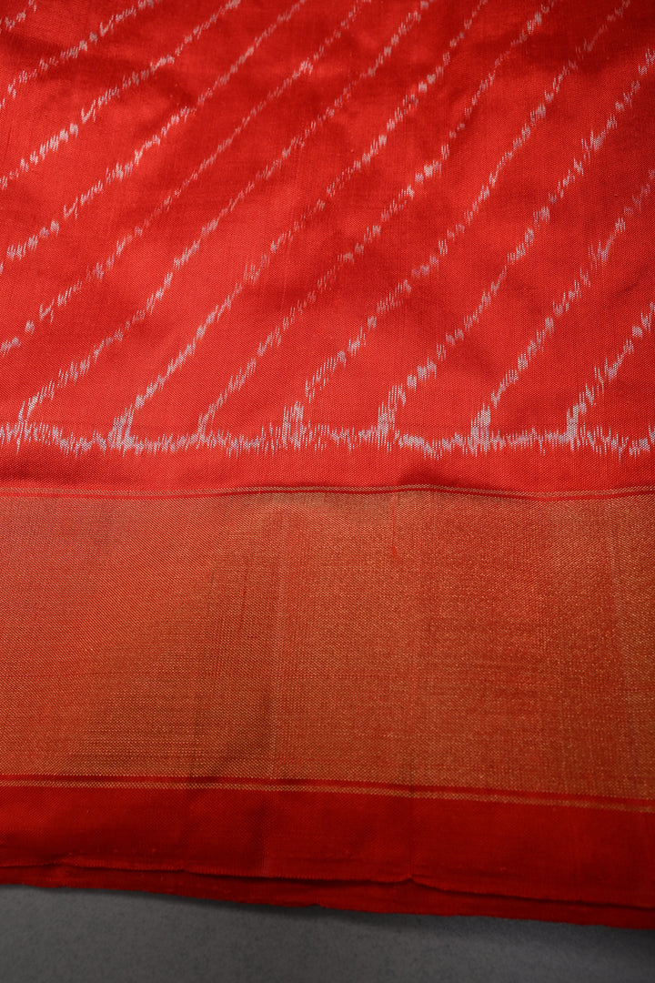 Leaf Green Dual Tone  Pochampally Ikkat Pure Silk Saree with Geometric Brocade and Contrast Tissue Border | SILK MARK CERTIFIED | SHOBITAM