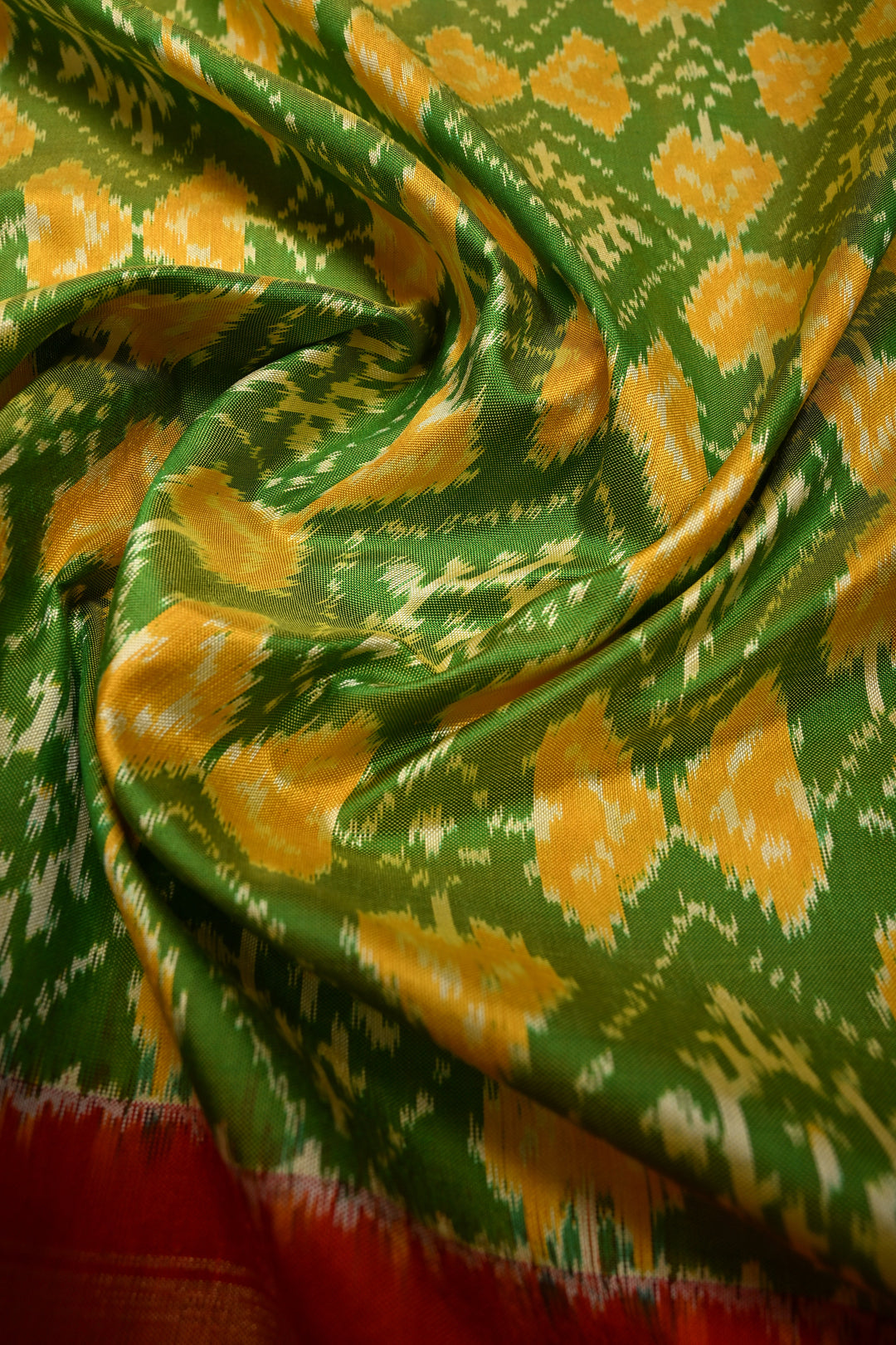 Leaf Green Dual Tone  Pochampally Ikkat Pure Silk Saree with Geometric Brocade and Contrast Tissue Border | SILK MARK CERTIFIED | SHOBITAM