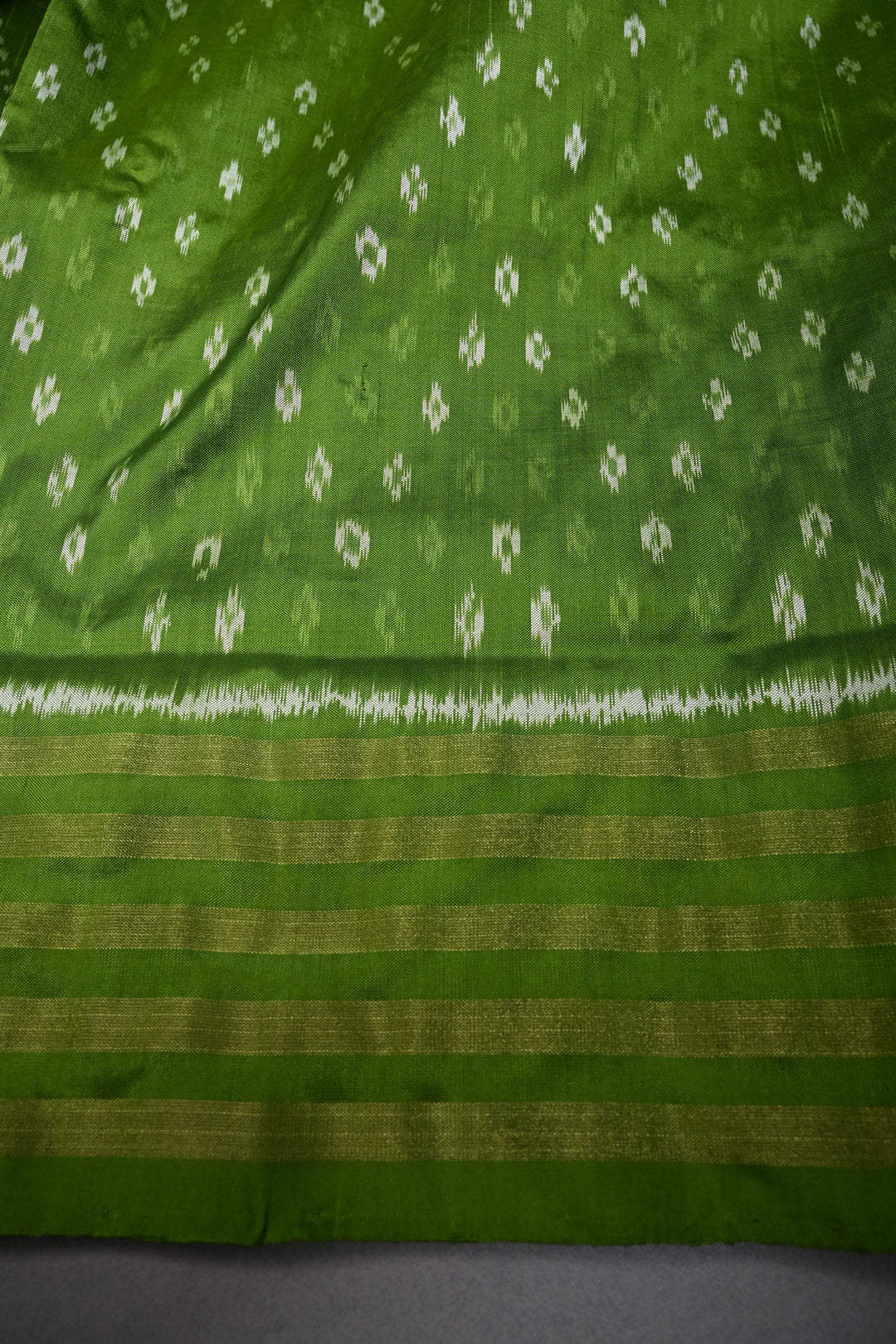 Mehendi Green Pochampally Ikkat Pure Silk Saree with Rangoli Design and Stripes Border | SILK MARK CERTIFIED | SHOBITAM