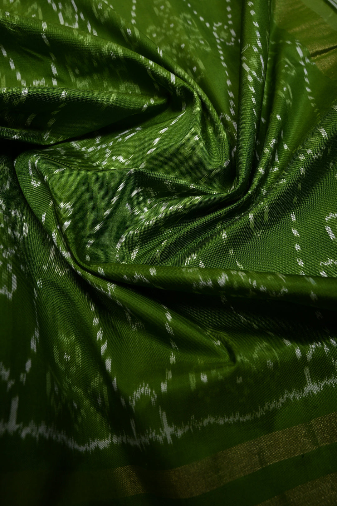 Mehendi Green Pochampally Ikkat Pure Silk Saree with Rangoli Design and Stripes Border | SILK MARK CERTIFIED | SHOBITAM