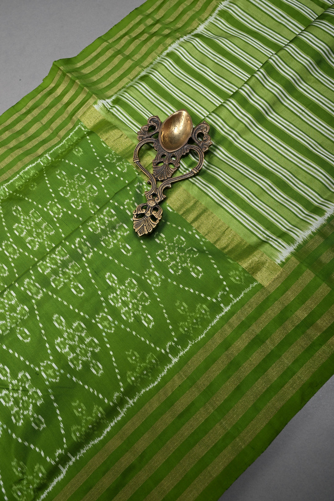 Mehendi Green Pochampally Ikkat Pure Silk Saree with Rangoli Design and Stripes Border | SILK MARK CERTIFIED | SHOBITAM