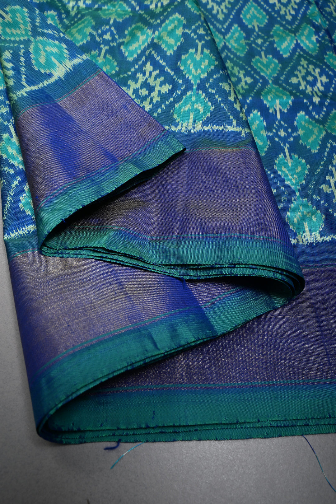 Blue-Green Dual Tone Pochampally Ikkat Pure Silk Saree with Geometric Brocade and Tissue Border | SILK MARK CERTIFIED | SHOBITAM