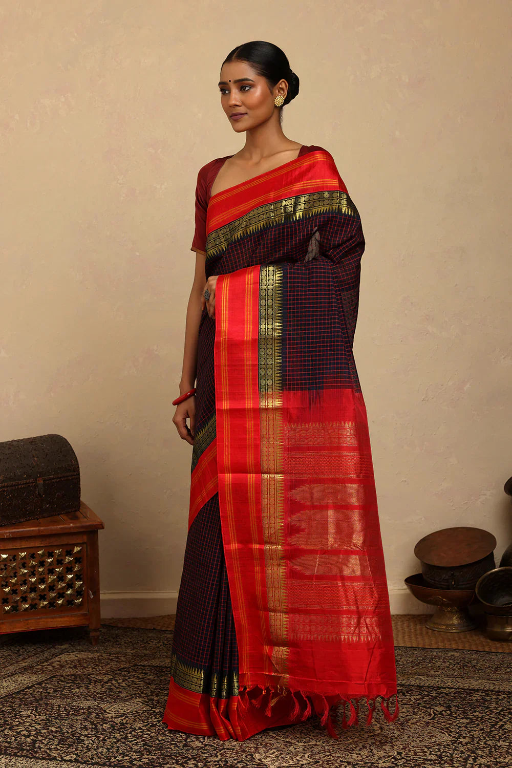 Handloom Navy Blue Check Kanchi Cotton Saree With Red Silk Pallu | SHOBITAM