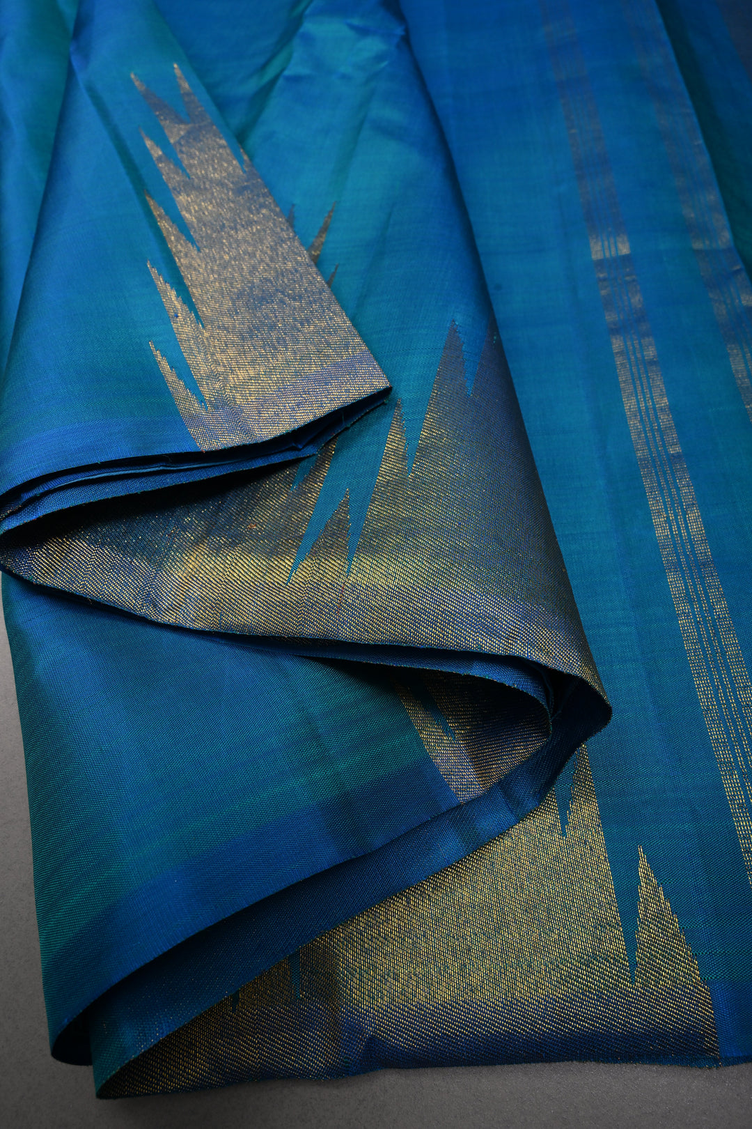 Copper Sulphate Blue and Green Dual tone Kanjivaram Pure Silk Saree with Zari Temple Border  | SILK MARK CERTIFIED