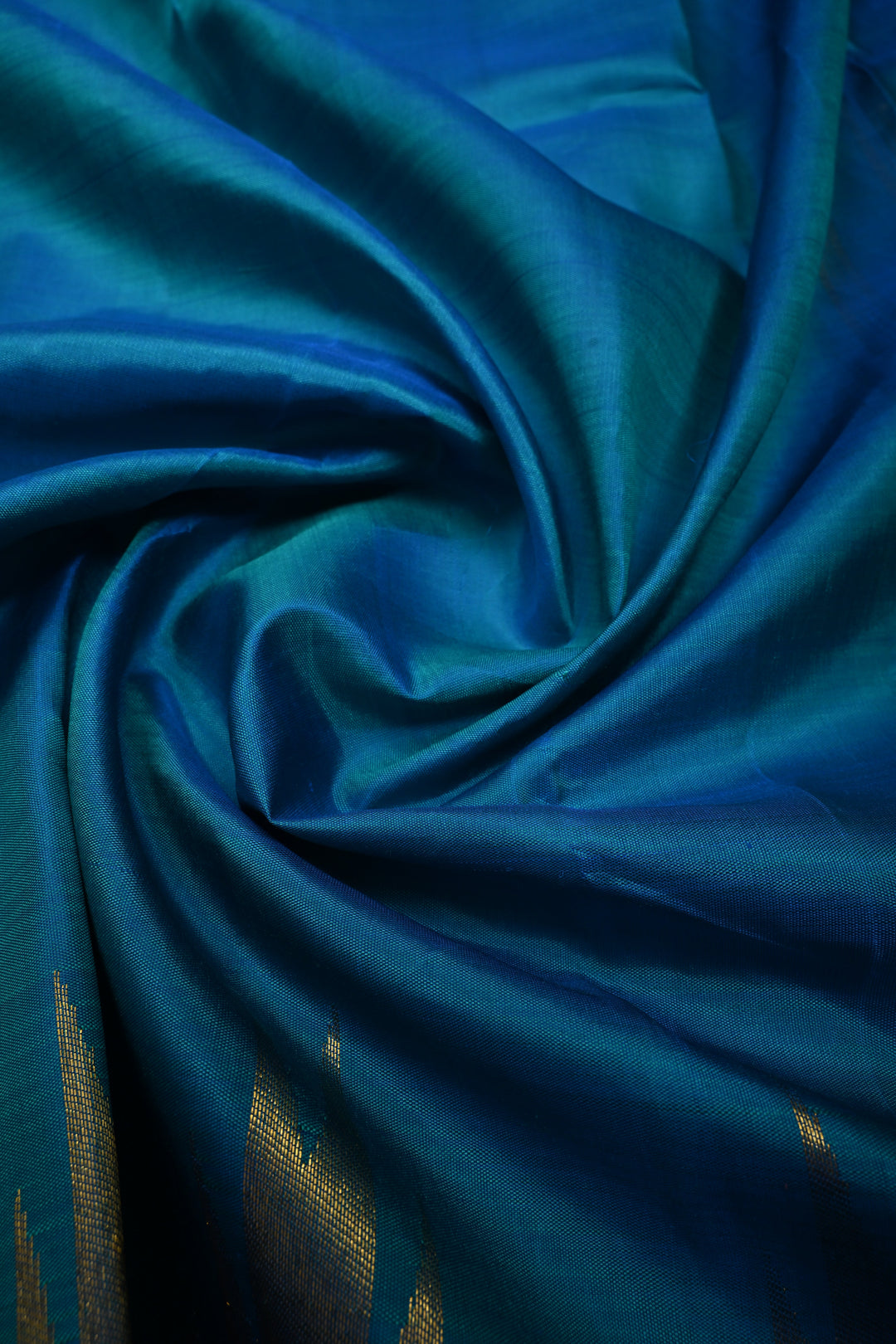 Copper Sulphate Blue and Green Dual tone Kanjivaram Pure Silk Saree with Zari Temple Border  | SILK MARK CERTIFIED