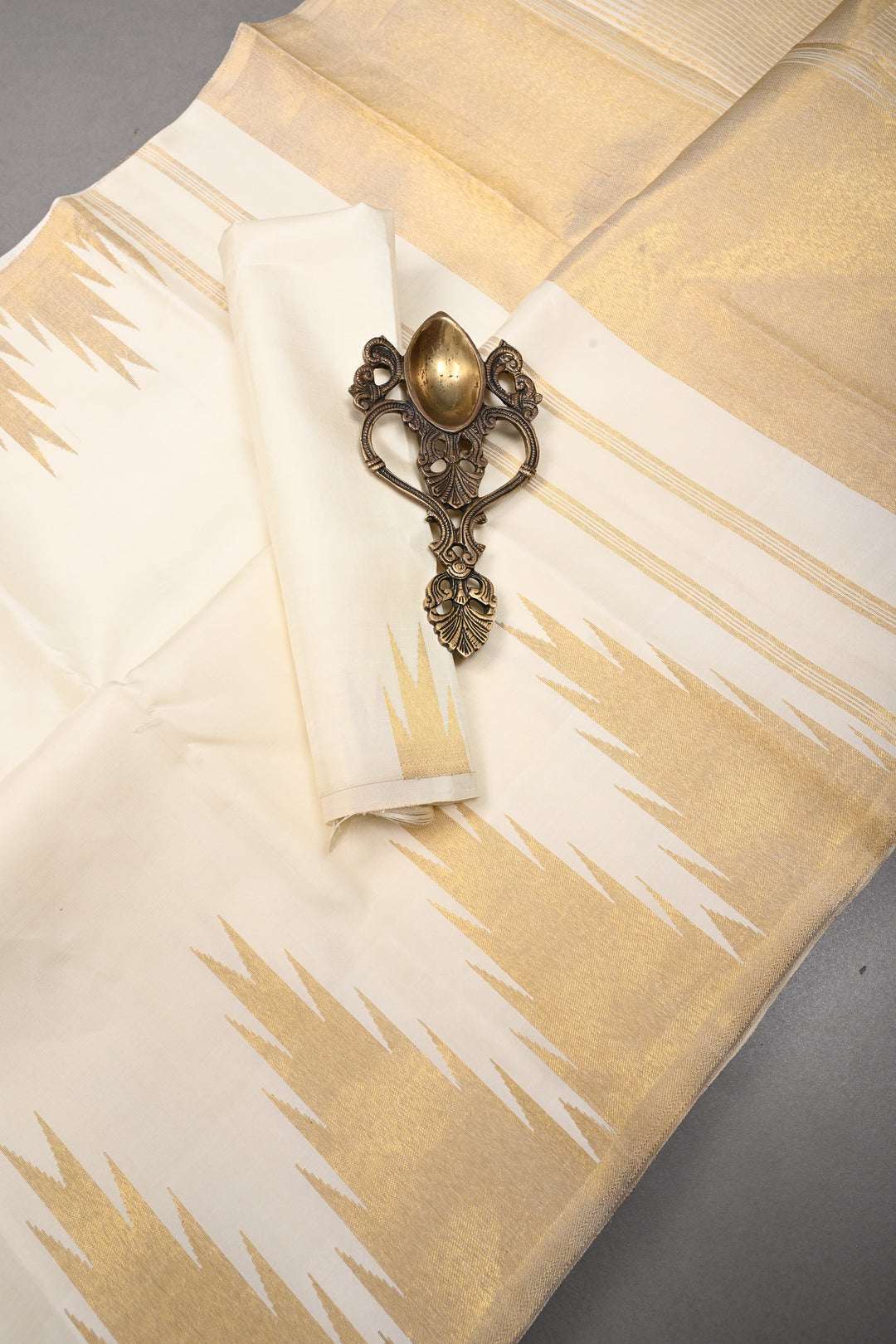 Ivory Kanjivaram Pure Silk Saree with Zari Temple Border and Grand Pallu | SILK MARK CERTIFIED