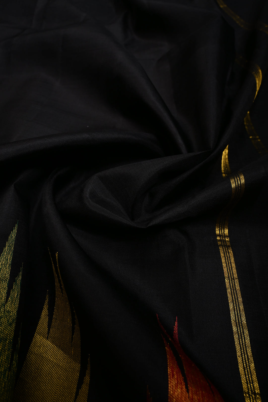 Authentic Kanjivaram Silk Saree in Stunning Black with MultiColor Temple Border with Grand Pallu | SILK MARK CERTIFIED
