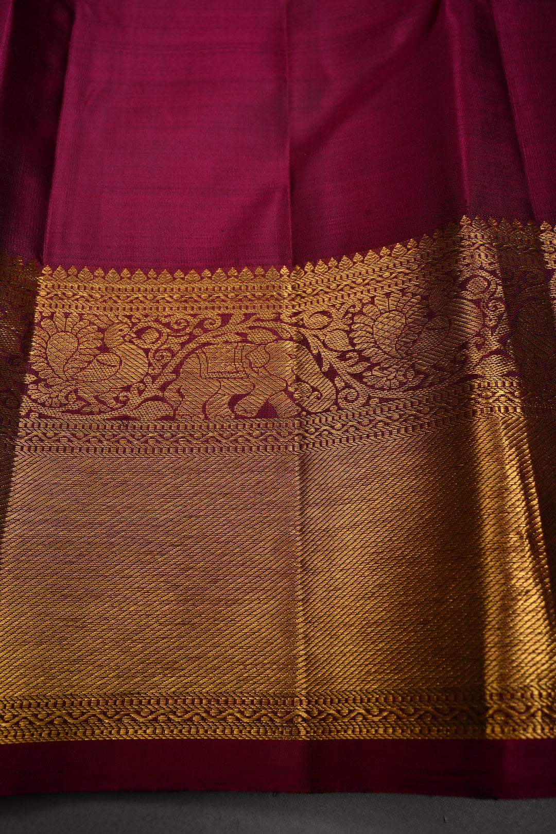 Green Dual Tone Korvai Brocade on Pure Kanjivaram Silk Handloom Saree with Zari Buttas and Zari Border | SILK MARK CERTIFIED | SHOBITAM