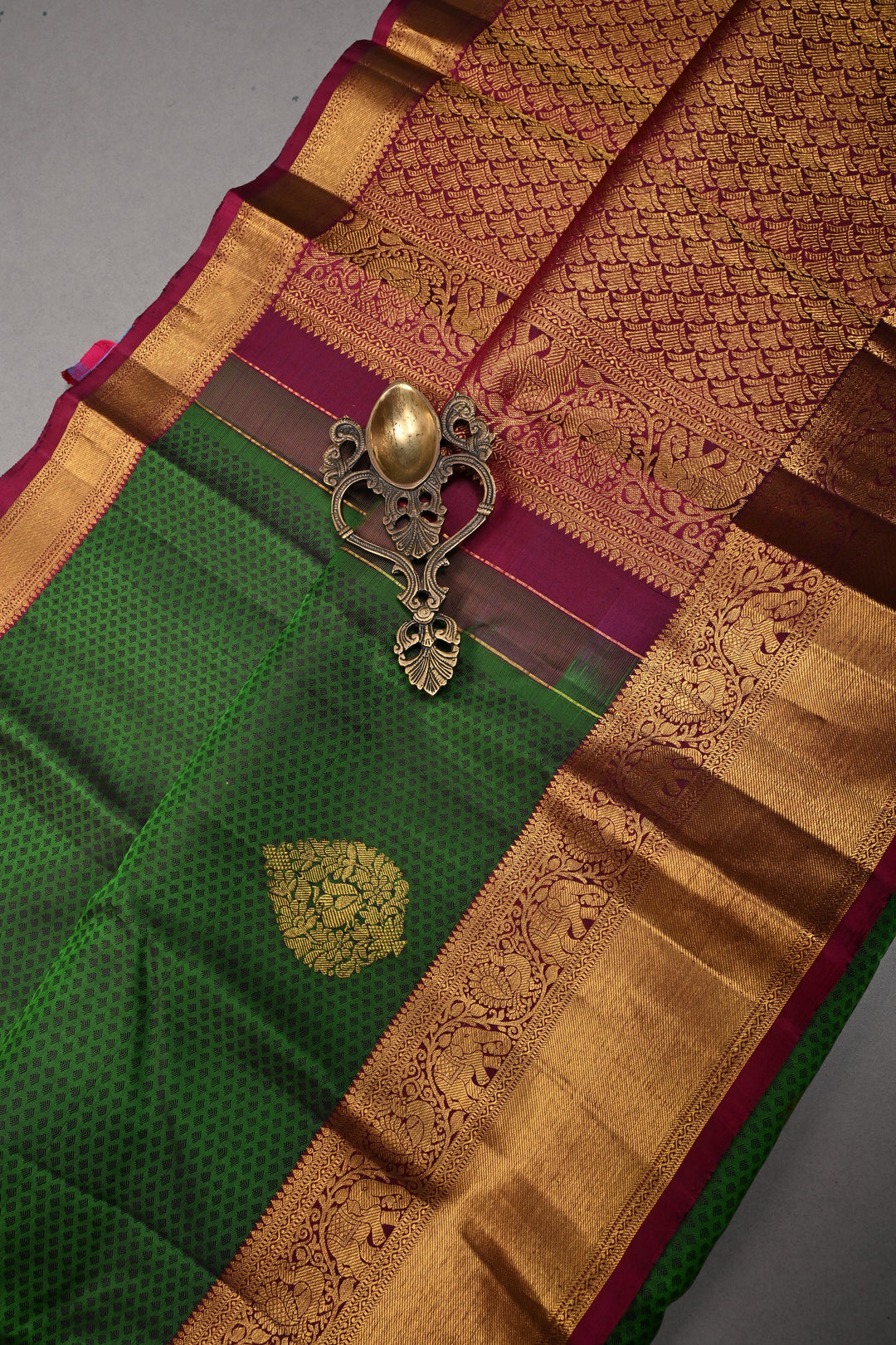 Green Dual Tone Korvai Brocade on Pure Kanjivaram Silk Handloom Saree with Zari Buttas and Zari Border | SILK MARK CERTIFIED | SHOBITAM