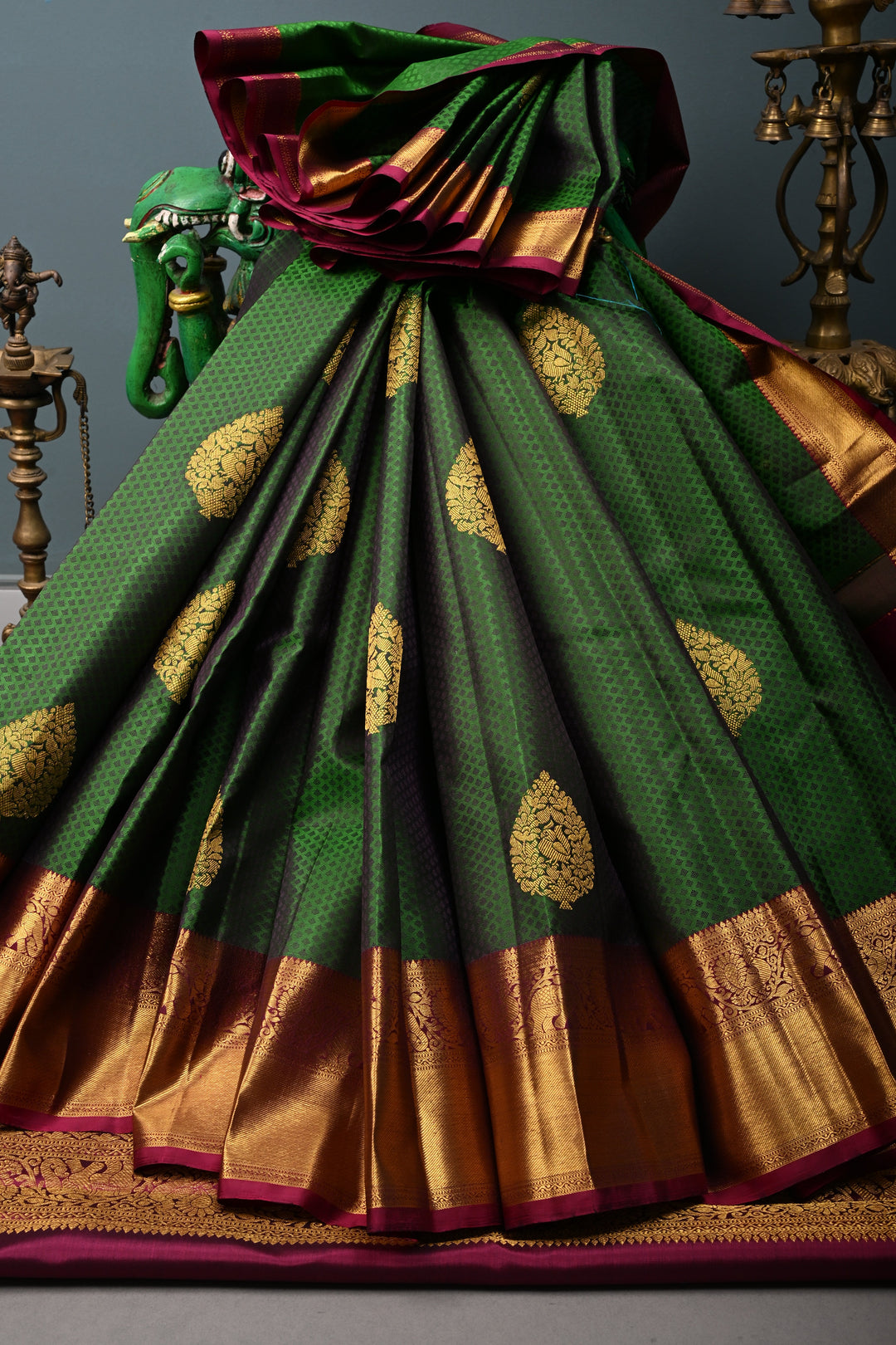 Green Dual Tone Korvai Brocade on Pure Kanjivaram Silk Handloom Saree with Zari Buttas and Zari Border | SILK MARK CERTIFIED | SHOBITAM