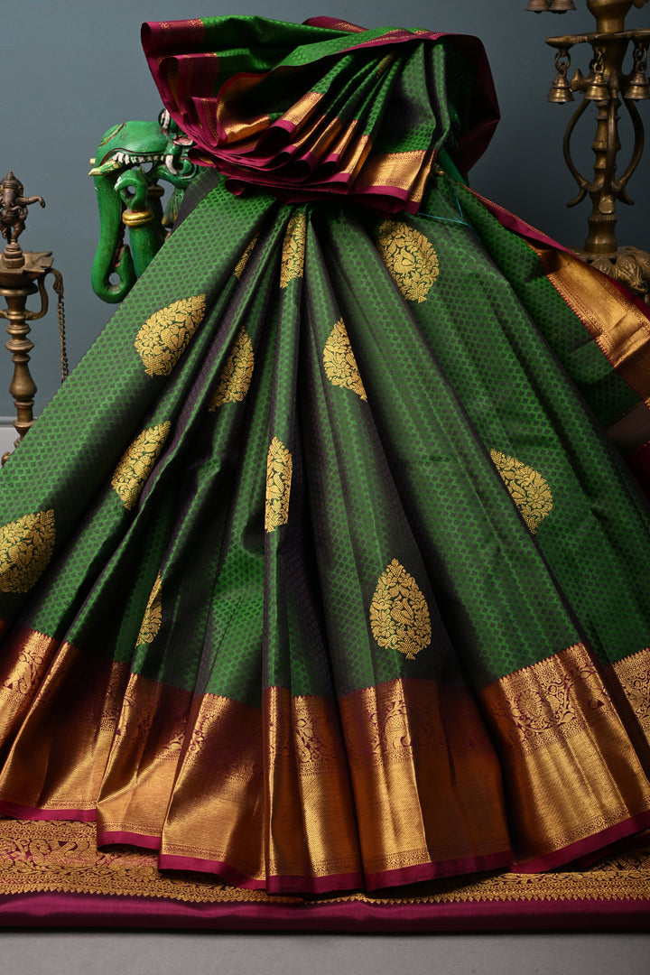 Green Dual Tone Korvai Brocade on Pure Kanjivaram Silk Handloom Saree with Zari Buttas and Zari Border | SILK MARK CERTIFIED | SHOBITAM