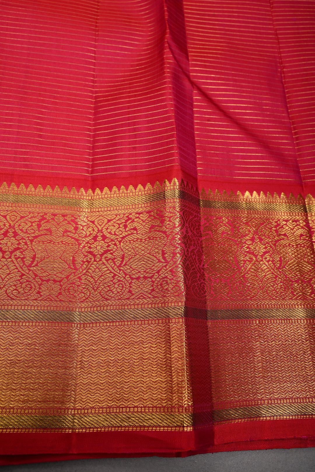 Lime Green Dual tone Korvai Kanjivaram Pure Silk Saree with Podi-Kattam Zari Checks and Contrast Zari Border | SILK MARK CERTIFIED | SHOBITAM