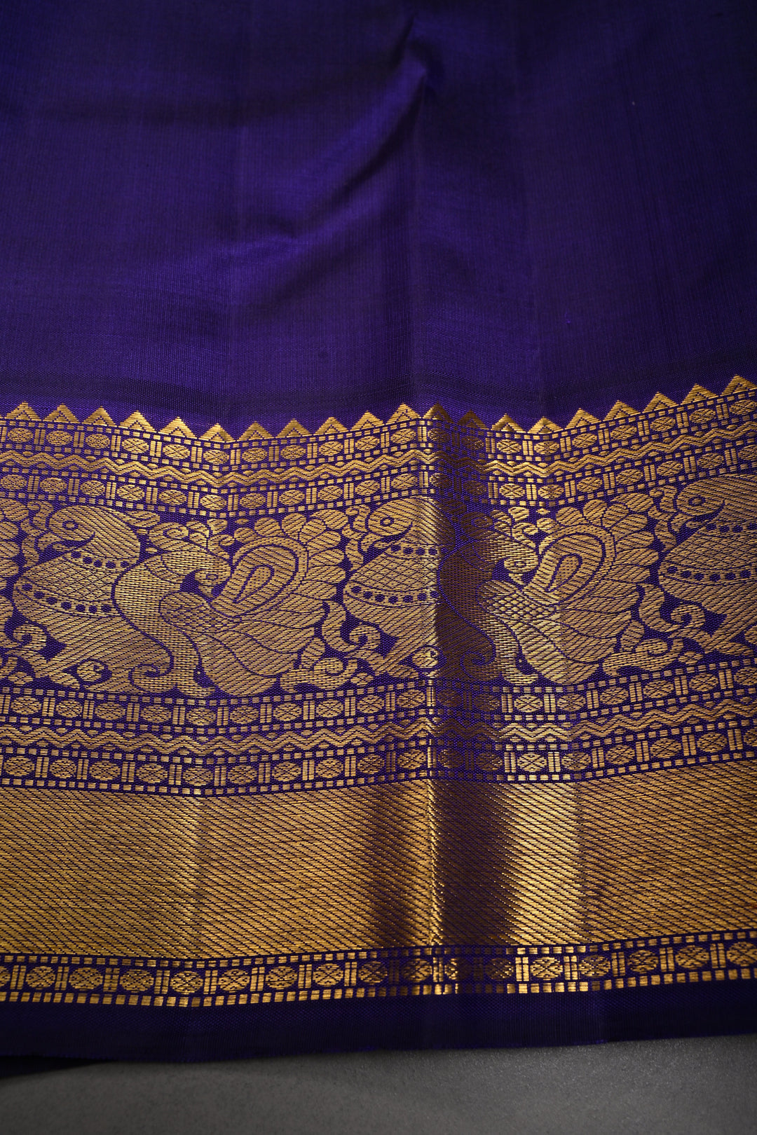 Sea Green Dual tone Korvai Kanjivaram Pure Silk Saree with Zari Buttas and Contrast Zari Border | SILK MARK CERTIFIED | SHOBITAM